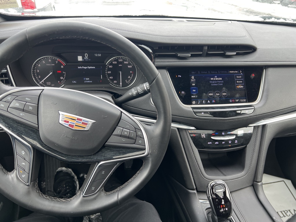2025 CADILLAC XT5 - Image 11
