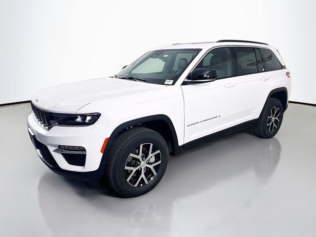 2025 Jeep Grand Cherokee Limited photo 3