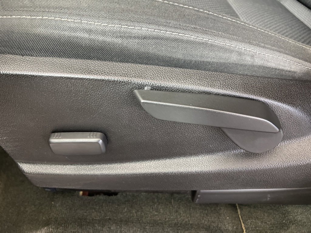 2017 Chevrolet Colorado LT photo 3