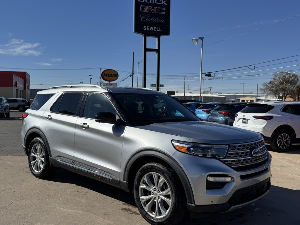2023 Ford Explorer Limited's photo