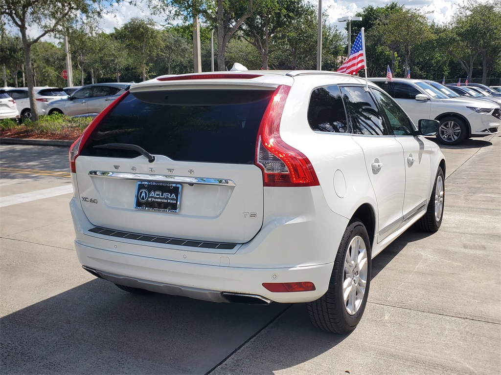 2016 Volvo XC60 T5 Drive-E Premier photo 6