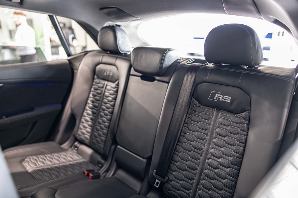 2025 AUDI RS Q8 - Image 32