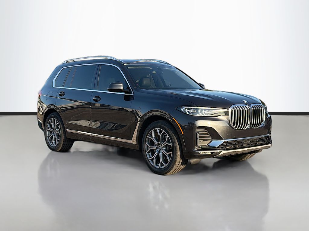 2022 BMW X7 40i's photo