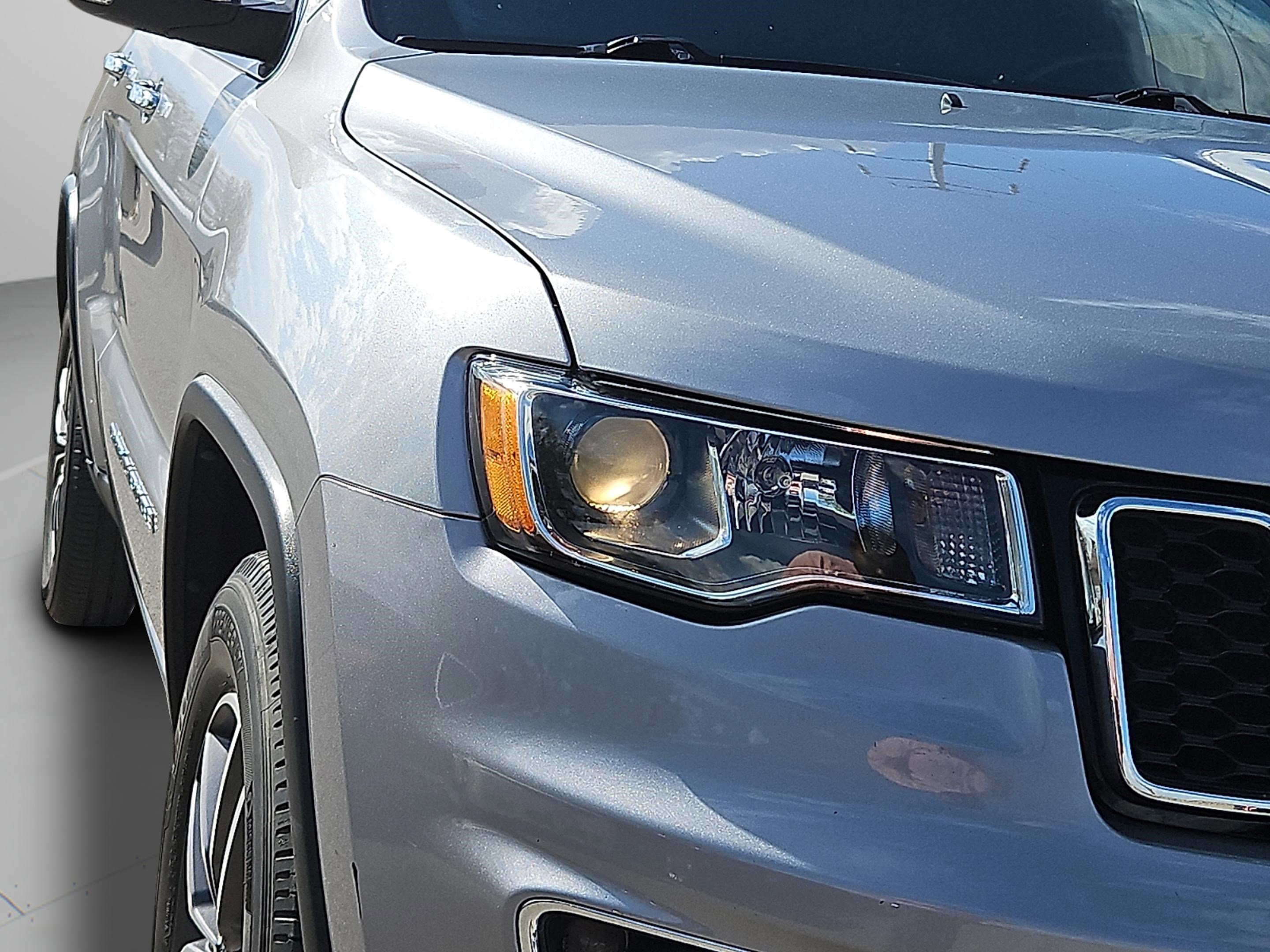 2021 Jeep Grand Cherokee Limited photo 2