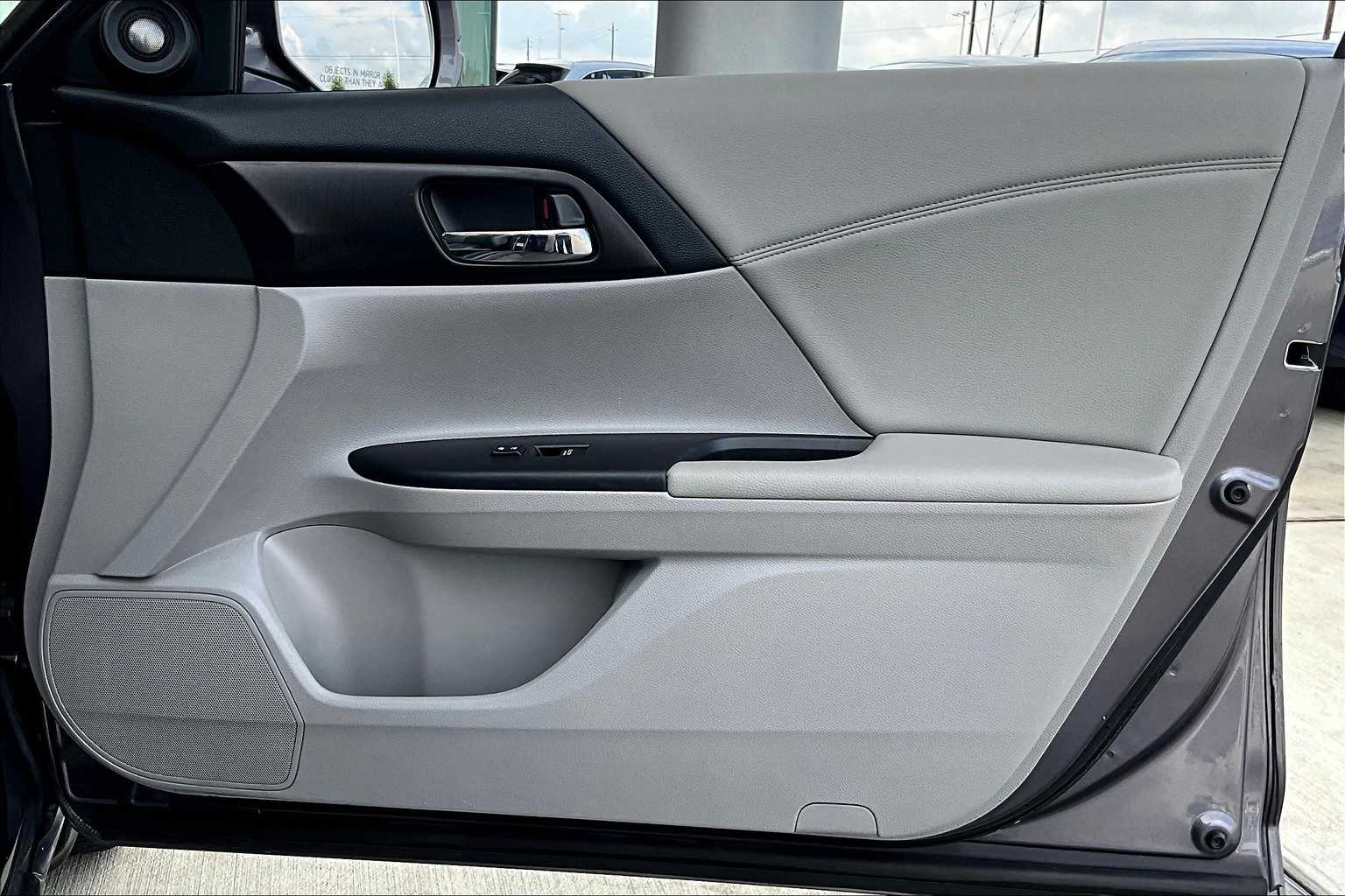 2015 Honda Accord EX-L photo 19
