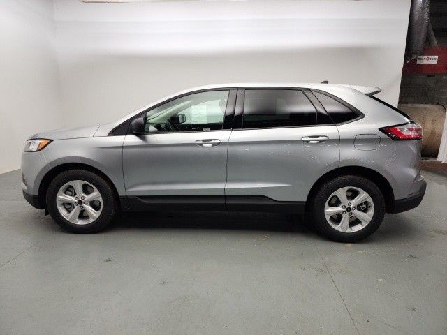 2024 Ford Edge SE photo 3