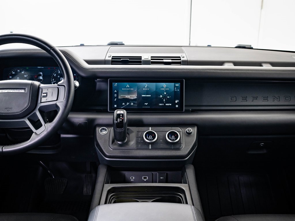 2021 Land Rover Defender 110 X-Dynamic HSE photo 22