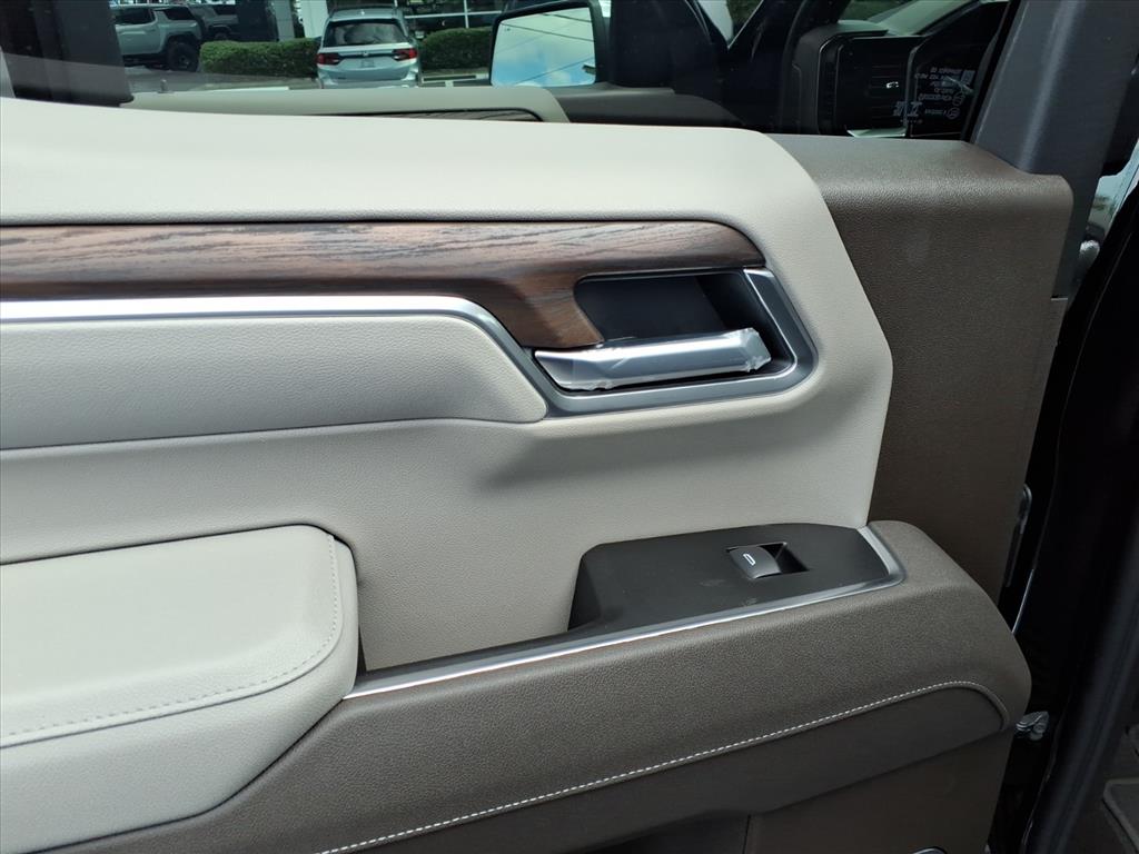 2026 Gmc Sierra 1500 SLT photo 4