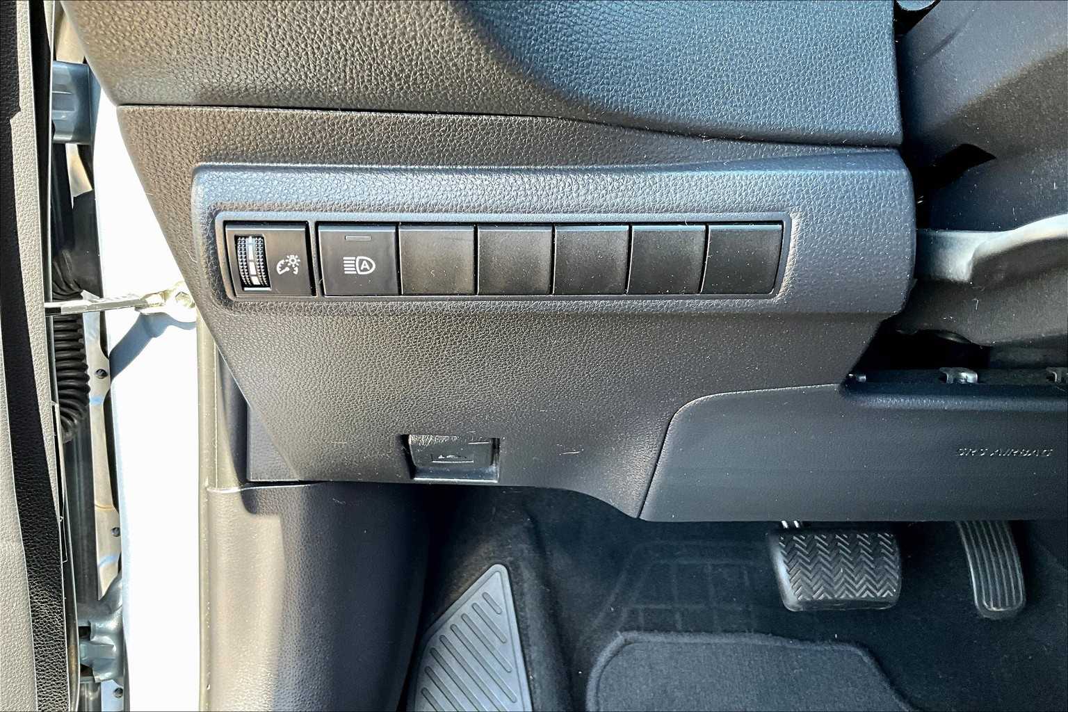2020 Toyota Corolla SE photo 30