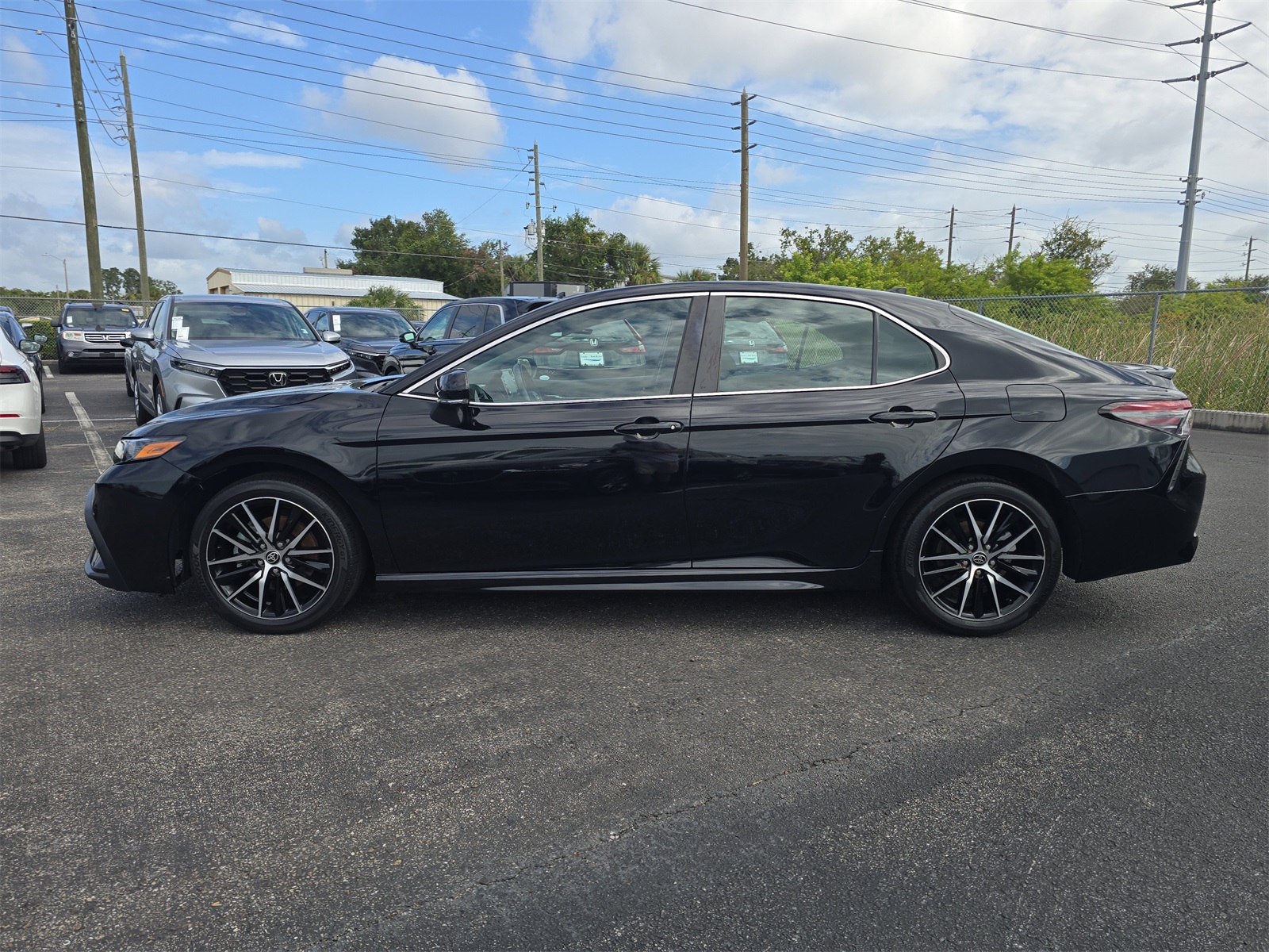 2023 Toyota Camry SE photo 6