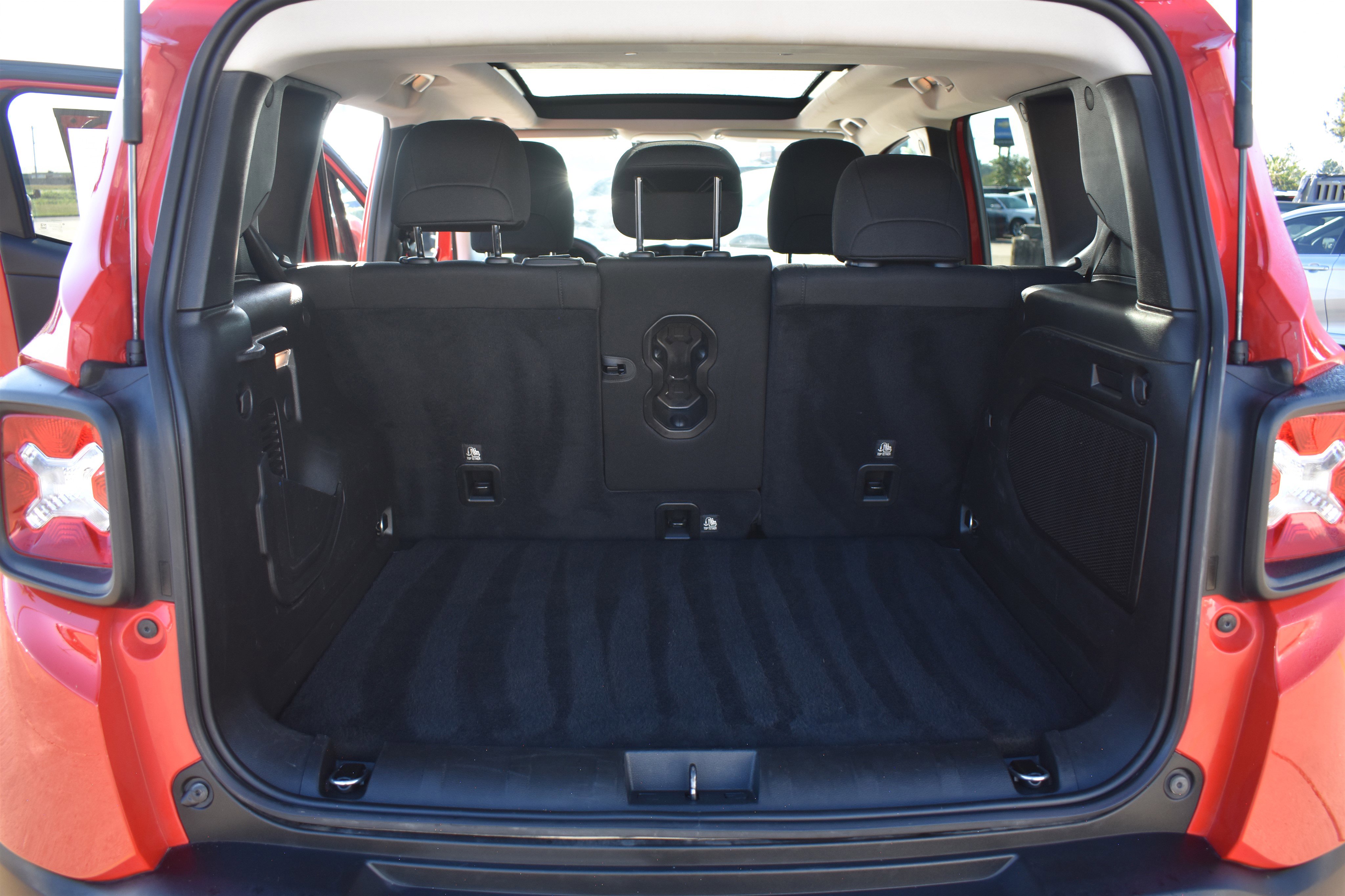 2022 Jeep Renegade Red Edition photo 9