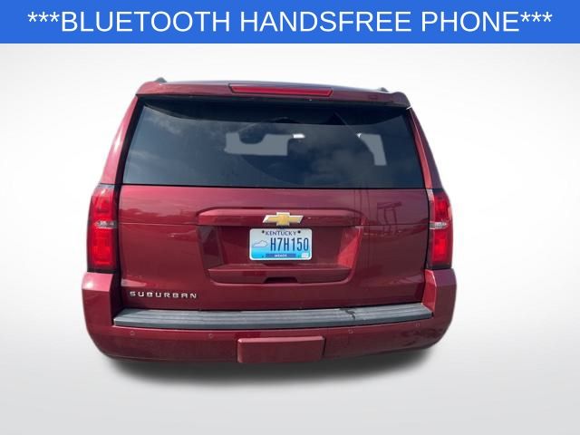 2016 Chevrolet Suburban LT photo 3