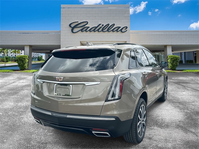 2023 Cadillac XT5 Sport photo 4