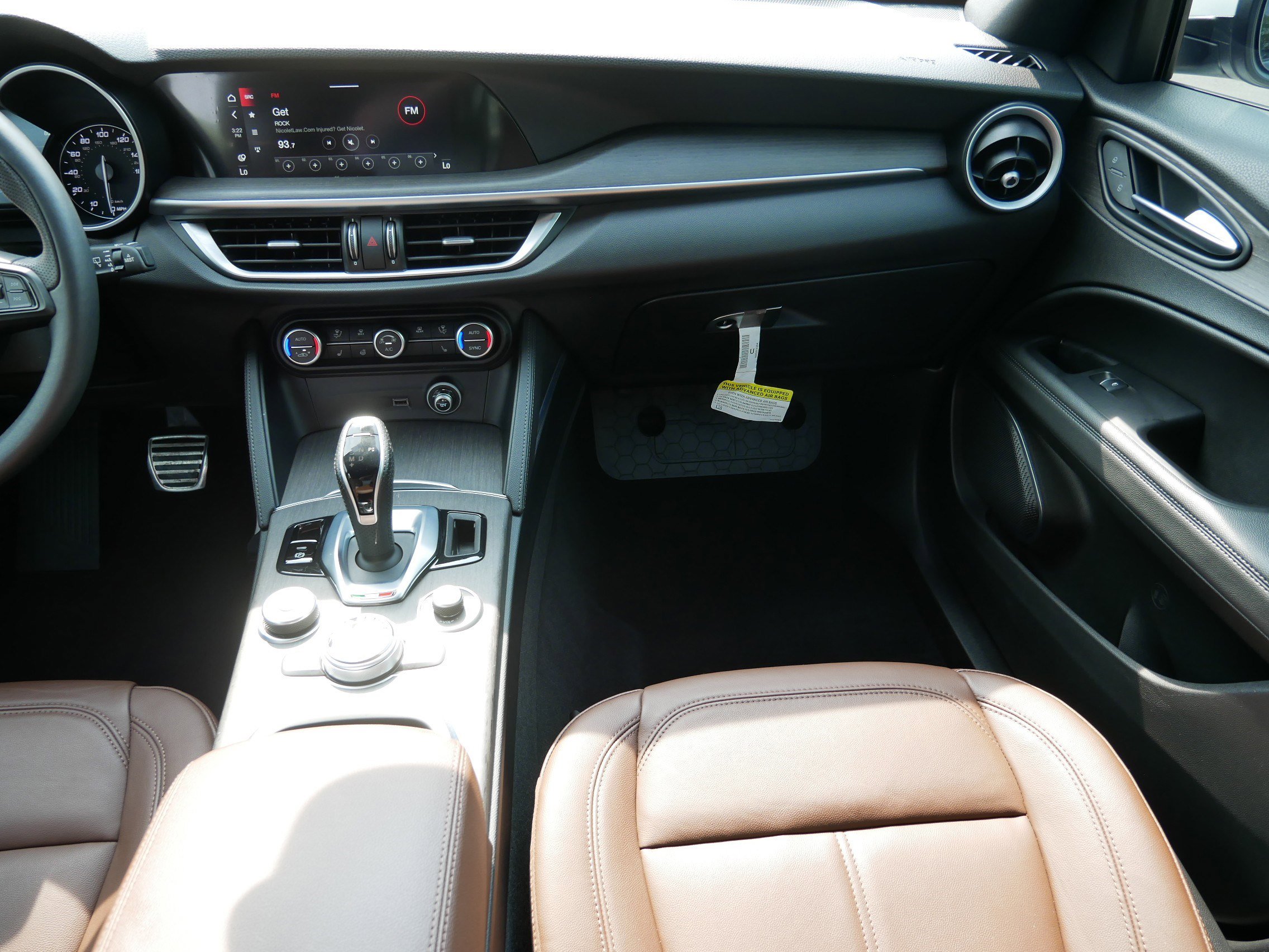 2023 Alfa Romeo Stelvio Ti photo 11
