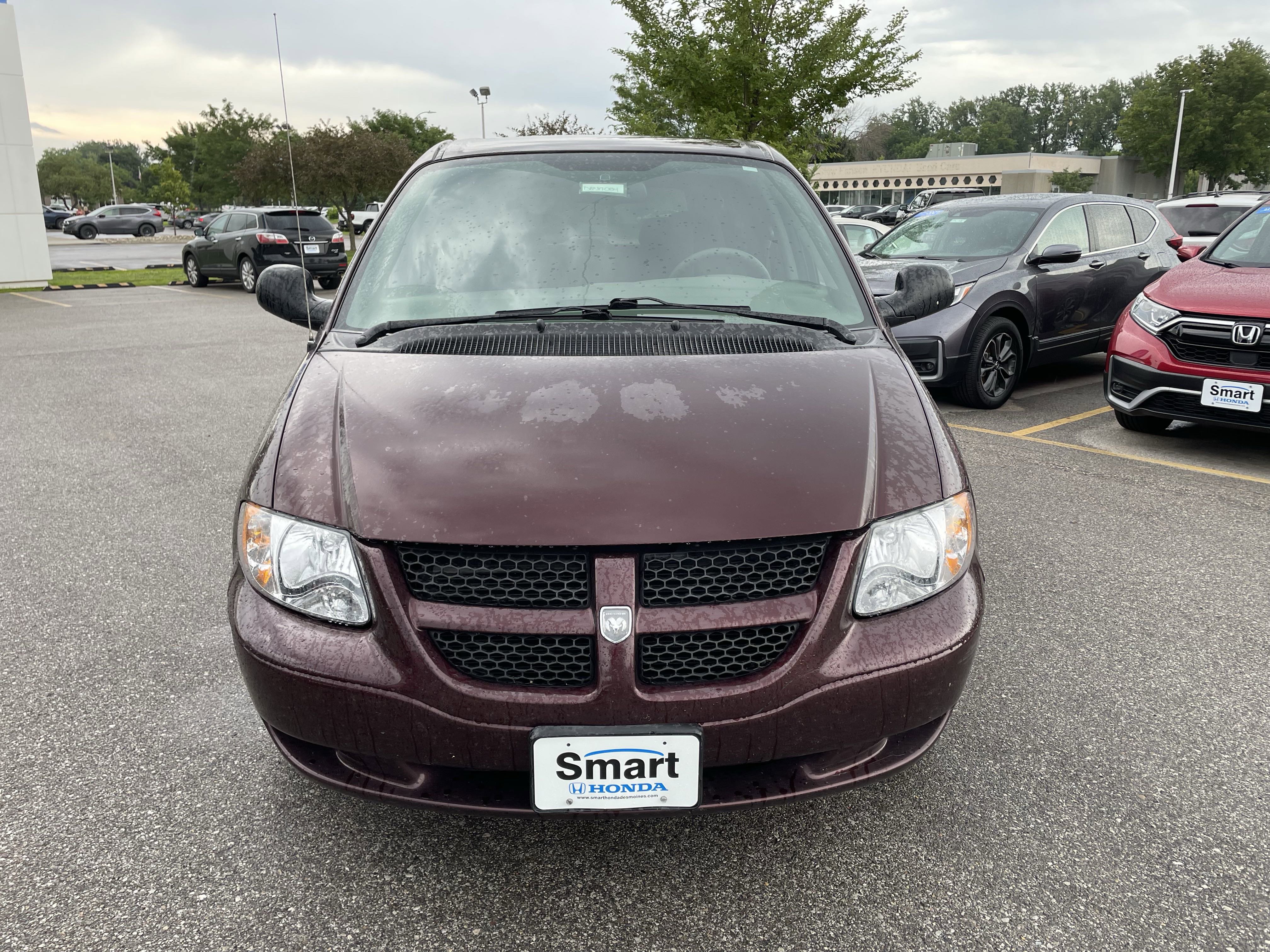 Used 2003 Dodge Grand Caravan SE with VIN 1D4GP24373B317084 for sale in Des Moines, IA