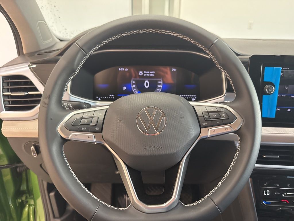 2025 Volkswagen Taos SE photo 19
