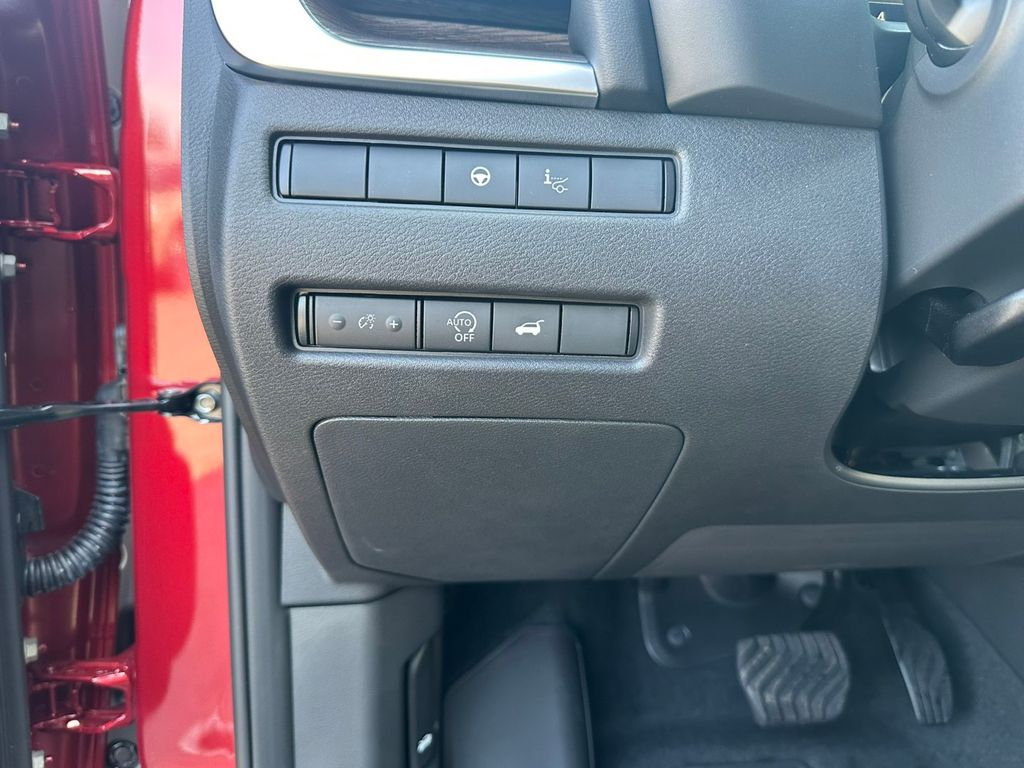 2026 Nissan Rogue Platinum photo 15