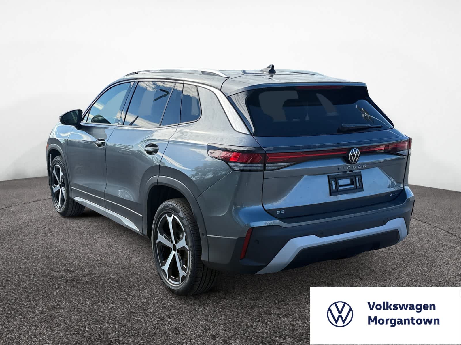 2025 Volkswagen Tiguan SE photo 3