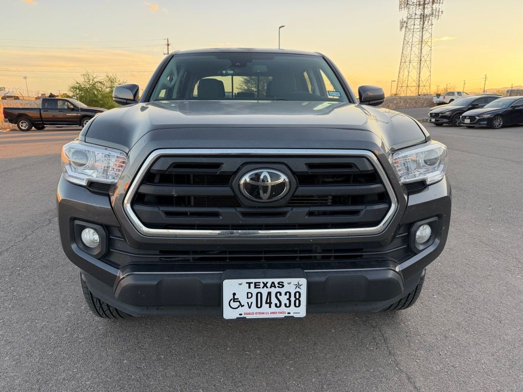 2019 Toyota Tacoma SR5 photo 9