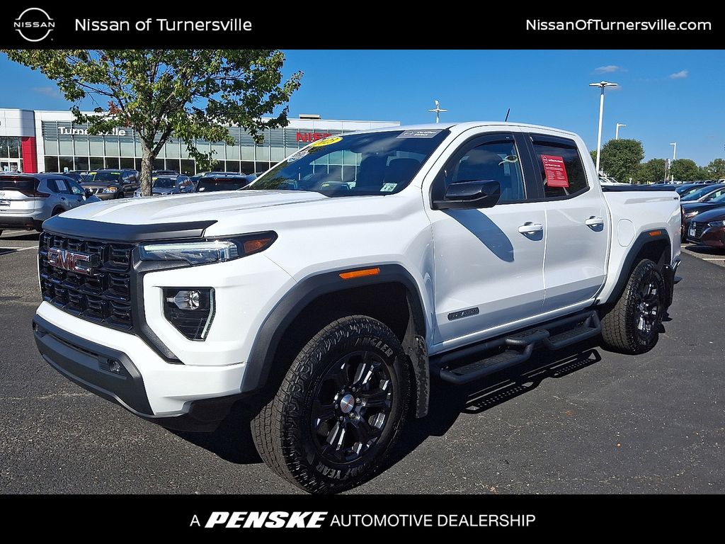 2023 GMC Canyon Elevation's photo