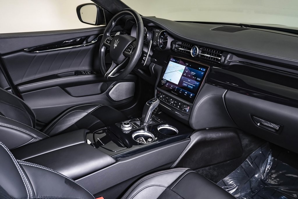 2022 Maserati Quattroporte Modena Q4 photo 14