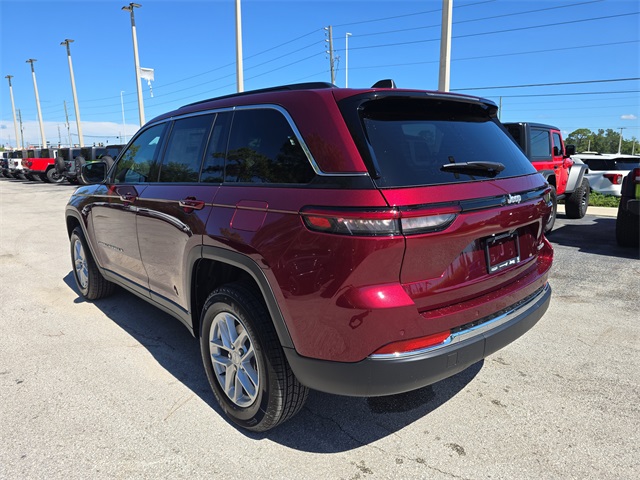 2025 Jeep Grand Cherokee Laredo X photo 3