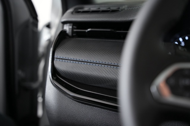 2026 Jeep Compass Latitude photo 3