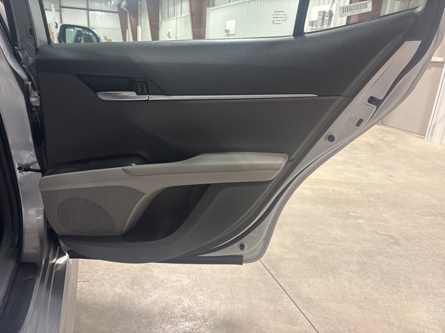 2022 Toyota Camry SE photo 11