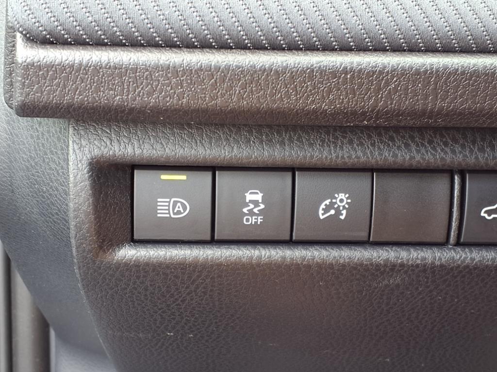 2025 Toyota Camry SE photo 22