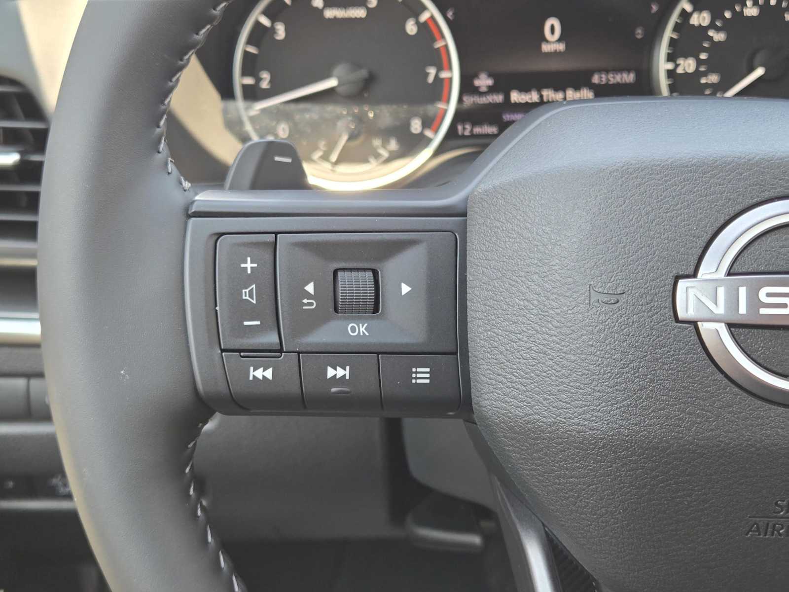 2026 Nissan Rogue SV photo 21
