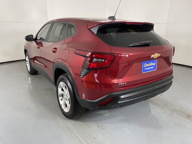2024 Chevrolet Trax LS photo 7