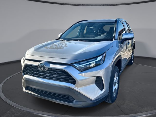 2025 Toyota RAV4 XLE's photo