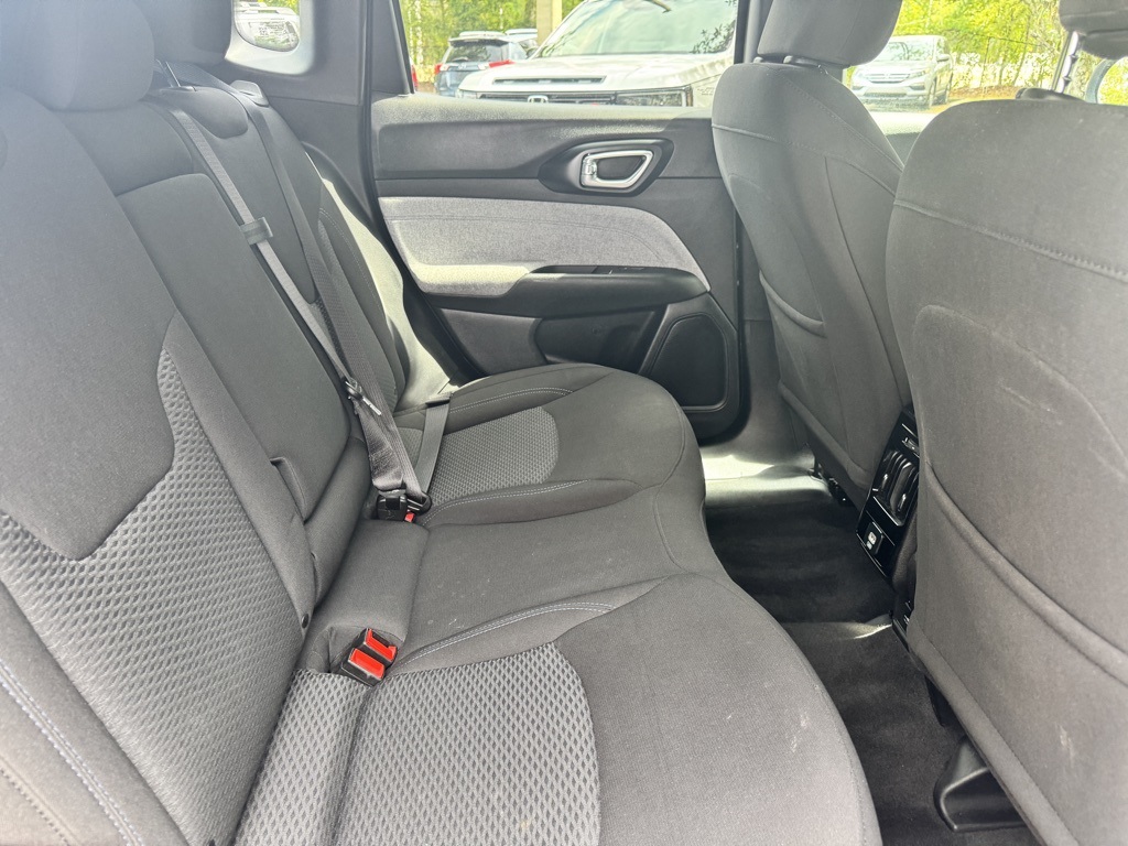 2023 Jeep Compass Sport photo 5
