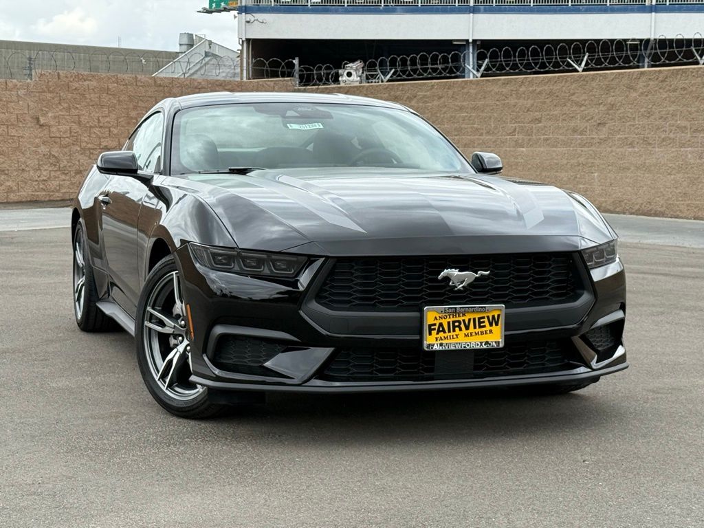 2025 Ford Mustang EcoBoost photo 2