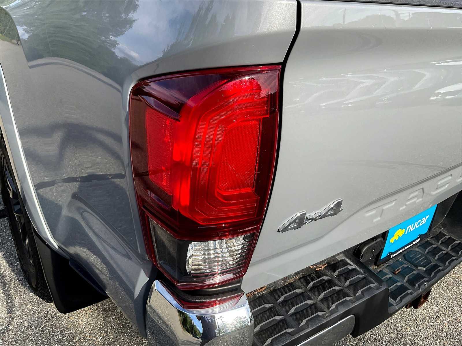 2021 Toyota Tacoma SR5 photo 31