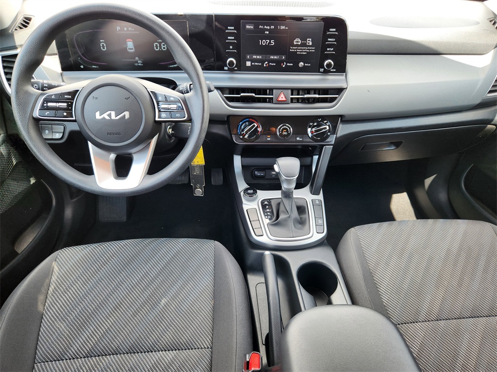 2024 Kia Seltos LX photo 10