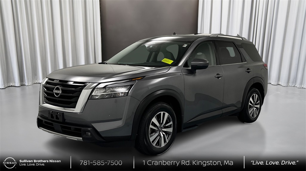 Used 2022 Gray Nissan SL image 1