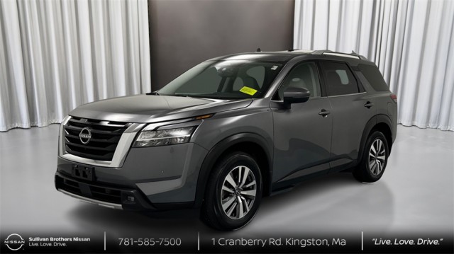 2022 Nissan Pathfinder SL