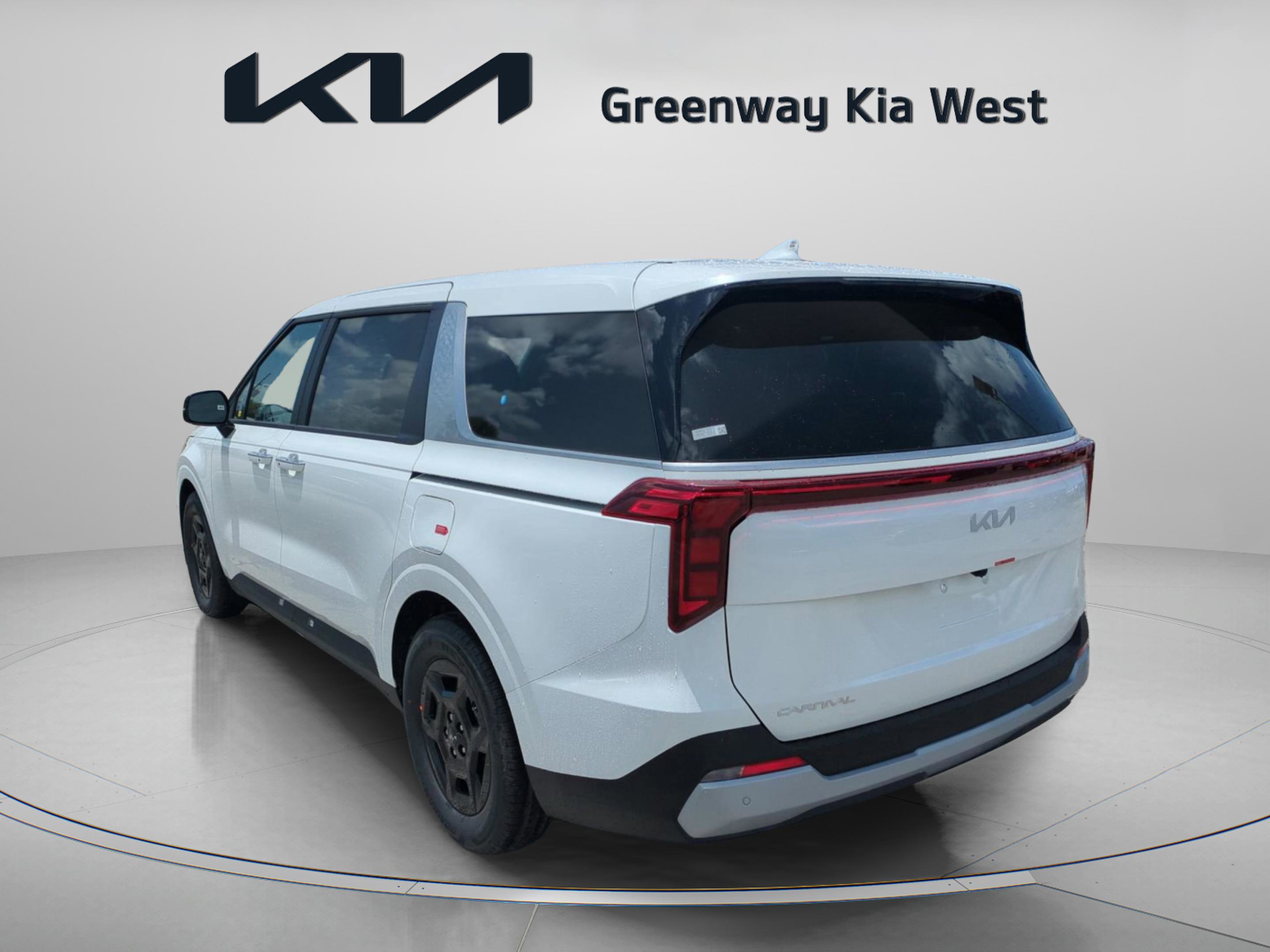 2026 Kia Carnival LX photo 3