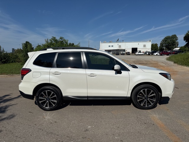 2017 Subaru Forester 2.0XT Premium photo 4