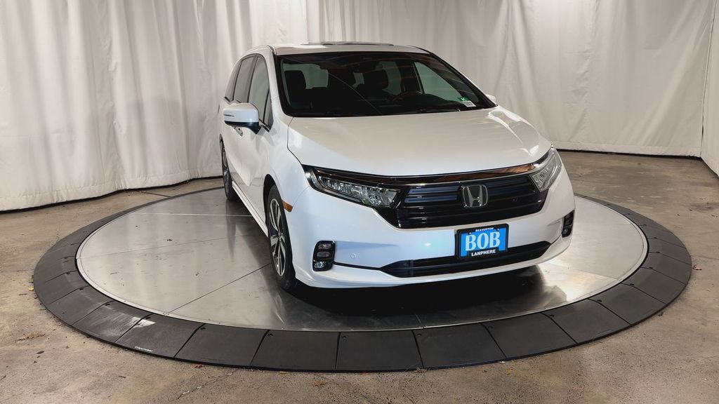 2023 Honda Odyssey Touring photo 4