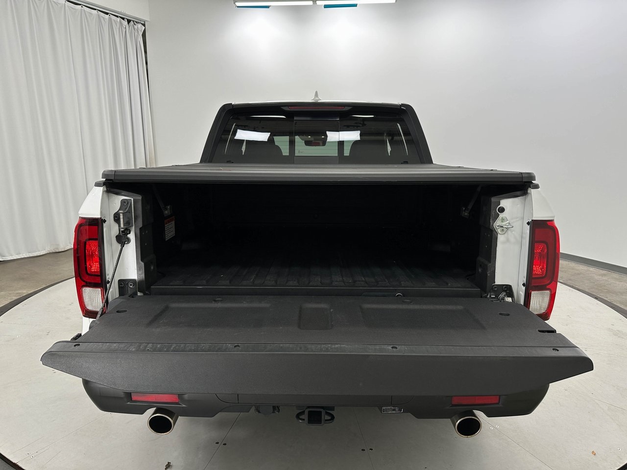 2023 Honda Ridgeline Black Edition photo 19