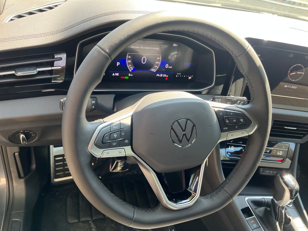2025 Volkswagen Jetta 1.5T Sport photo 9