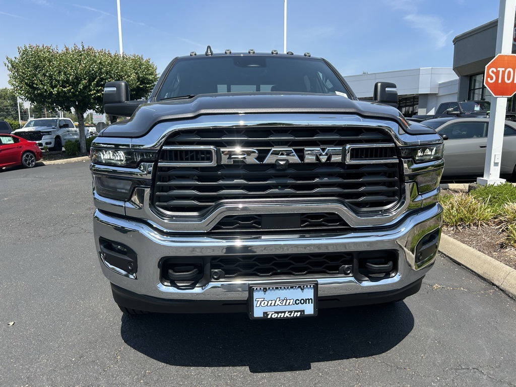 2025 Ram 3500 Tradesman photo 2