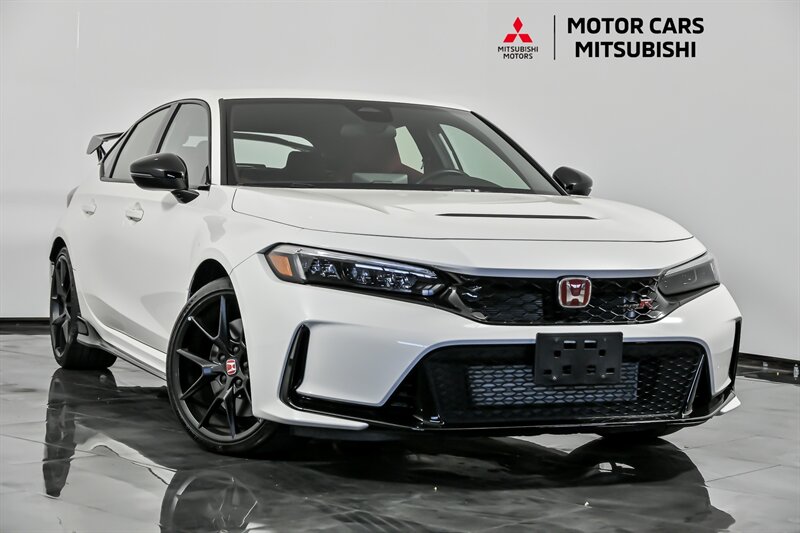 2023 Honda Civic Hatchback Type-R's photo
