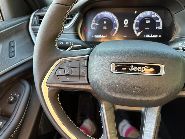 2025 Jeep Grand Cherokee Limited photo 40