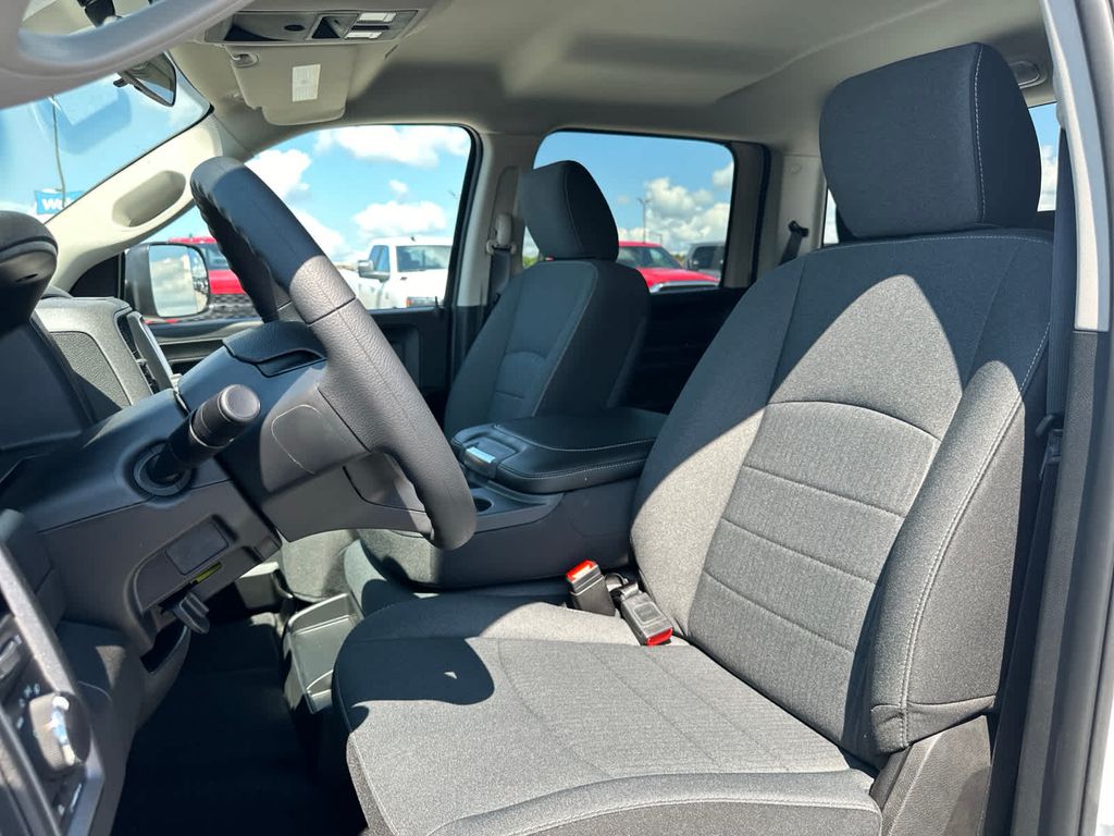 2024 Ram 1500 Classic Tradesman photo 8