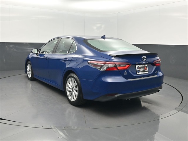 2023 Toyota Camry LE photo 3