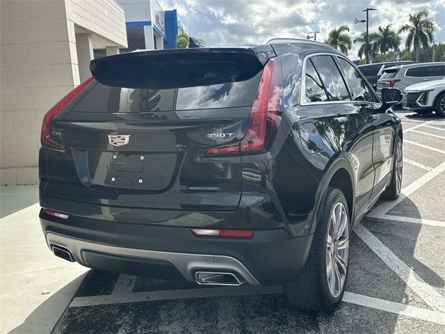 2021 Cadillac XT4 Premium Luxury photo 2