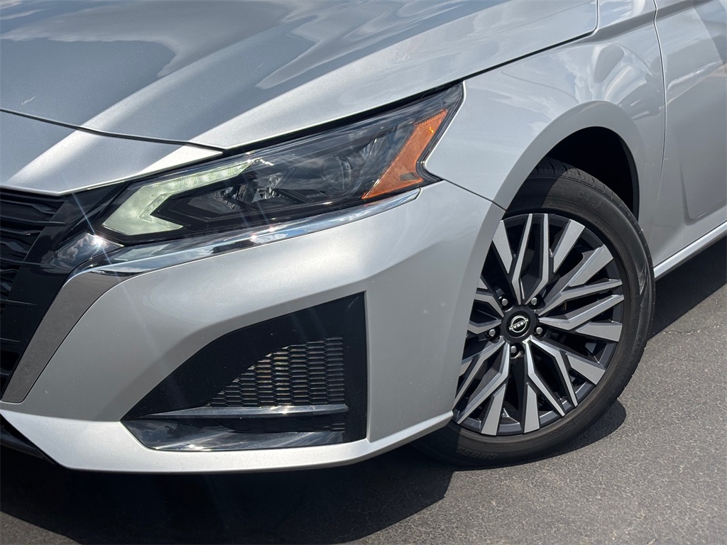 2023 Nissan Altima 2.5 SV photo 2